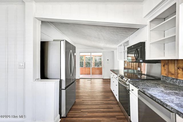 424 W West Street, Southport, NC 28461