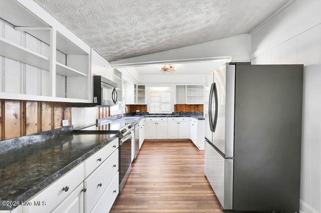 424 W West Street, Southport, NC 28461