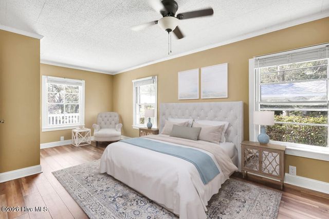 424 W West Street, Southport, NC 28461