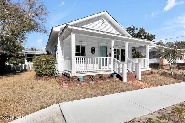 424 W West Street, Southport, NC 28461