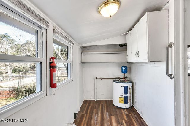 424 W West Street, Southport, NC 28461