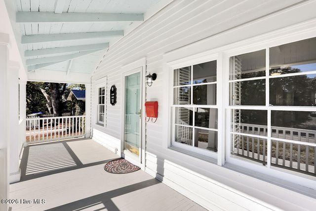 424 W West Street, Southport, NC 28461