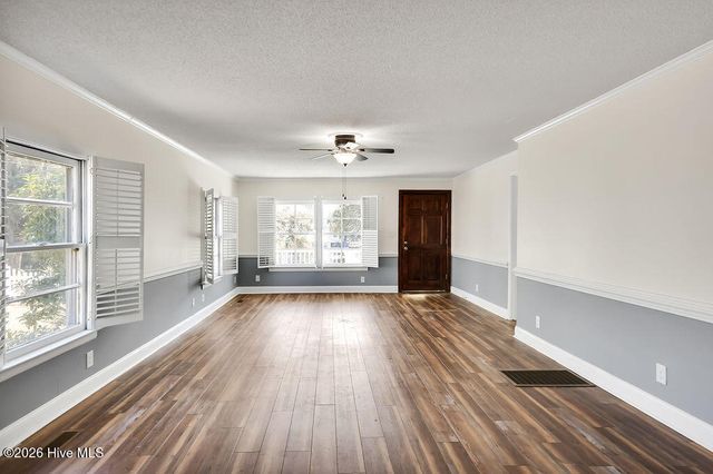 424 W West Street, Southport, NC 28461