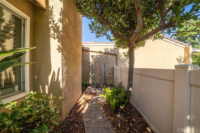 1156 Mountain Gate, Upland, CA 91786