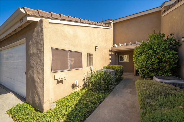1156 Mountain Gate, Upland, CA 91786