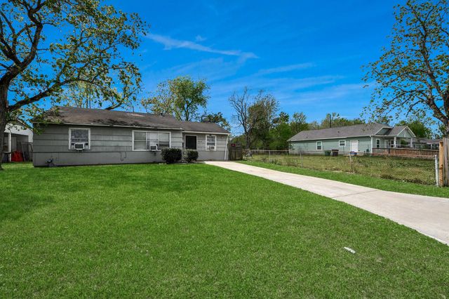 5018 Northridge Drive, Houston, TX 77033