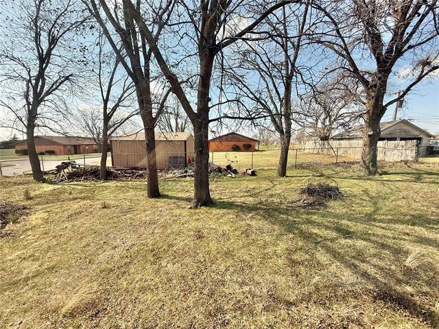 1601 C Street, Snyder, OK 73566