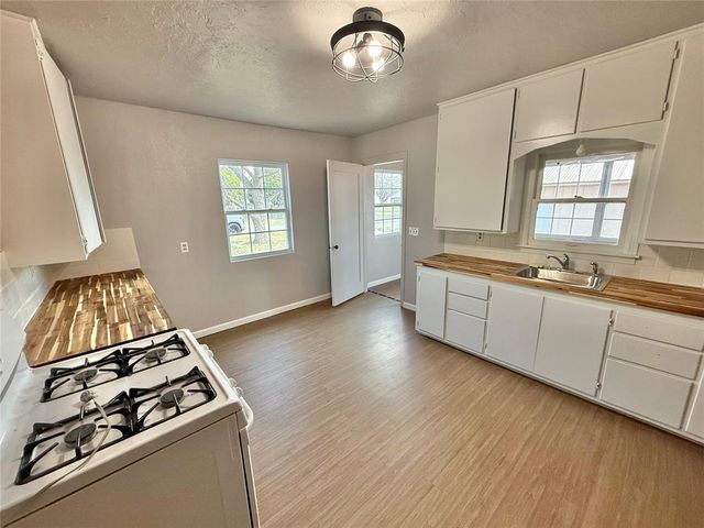 1601 C Street, Snyder, OK 73566