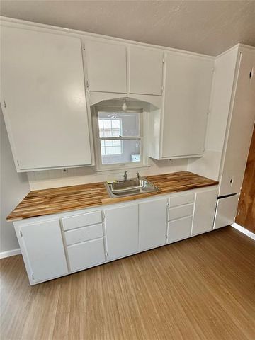 1601 C Street, Snyder, OK 73566