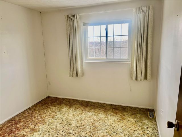 307 Countryside Dr, Robinson Twp, PA 15136