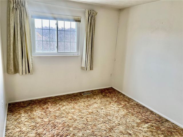 307 Countryside Dr, Robinson Twp, PA 15136