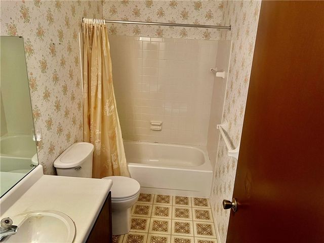 307 Countryside Dr, Robinson Twp, PA 15136