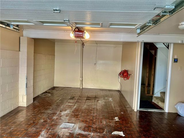 307 Countryside Dr, Robinson Twp, PA 15136