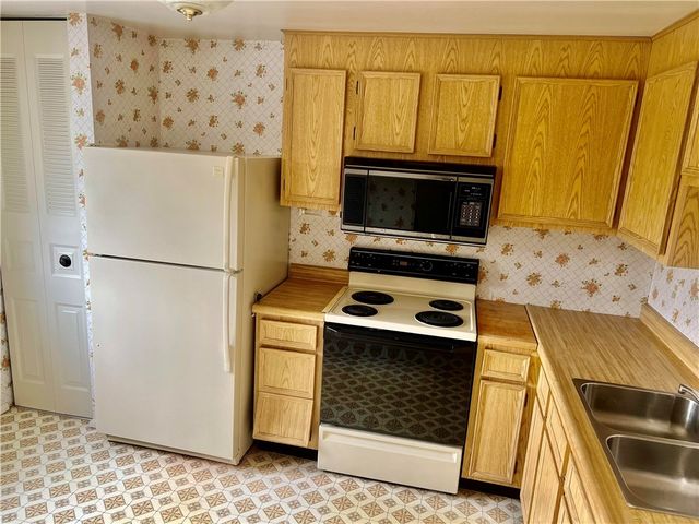 307 Countryside Dr, Robinson Twp, PA 15136