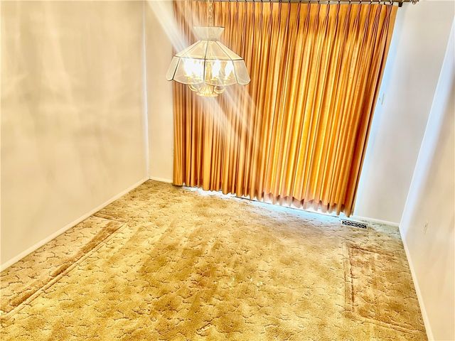 307 Countryside Dr, Robinson Twp, PA 15136