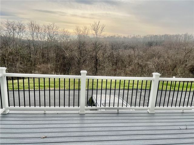 307 Countryside Dr, Robinson Twp, PA 15136