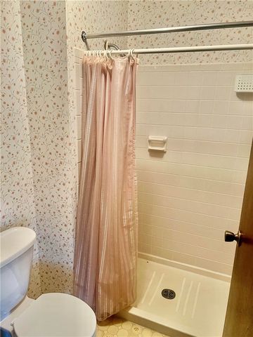 307 Countryside Dr, Robinson Twp, PA 15136