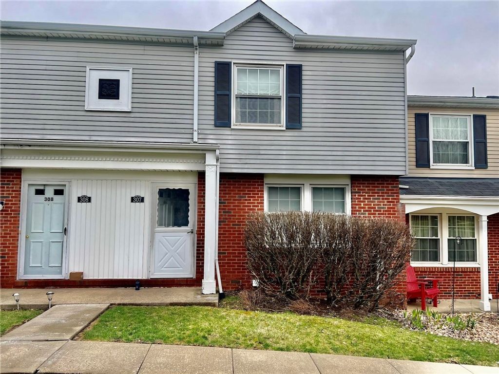 307 Countryside Dr, Robinson Twp, PA 15136