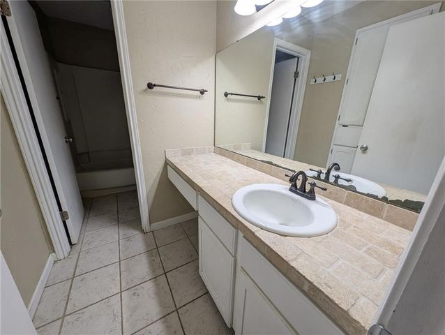 6702 Everhart Road S104, Corpus Christi, TX 78413