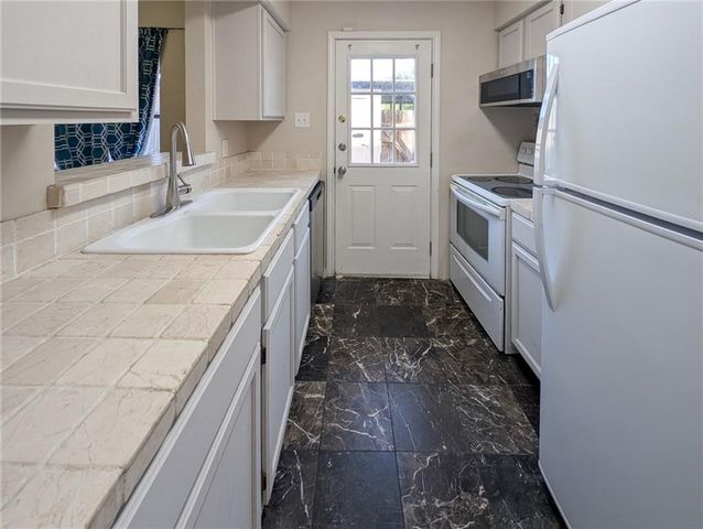 6702 Everhart Road S104, Corpus Christi, TX 78413