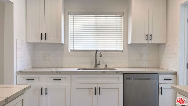 1208 S Cochran Avenue, Los Angeles, CA 90019