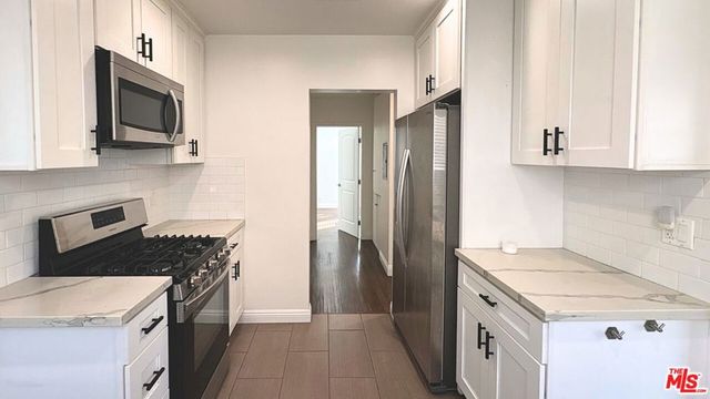 1208 S Cochran Avenue, Los Angeles, CA 90019