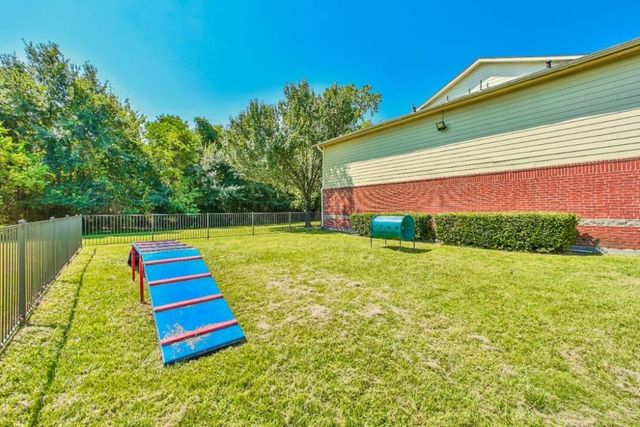 11111 W Montgomery Road 912, Houston, TX 77088