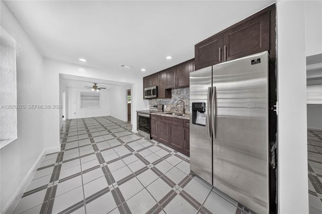 6161 E 4th Avenue, Hialeah, FL 33013
