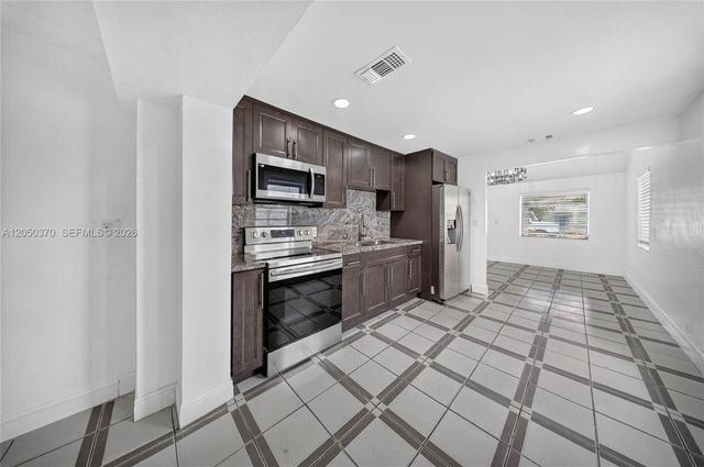 6161 E 4th Avenue, Hialeah, FL 33013