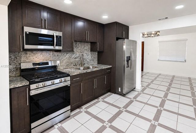 6161 E 4th Avenue, Hialeah, FL 33013