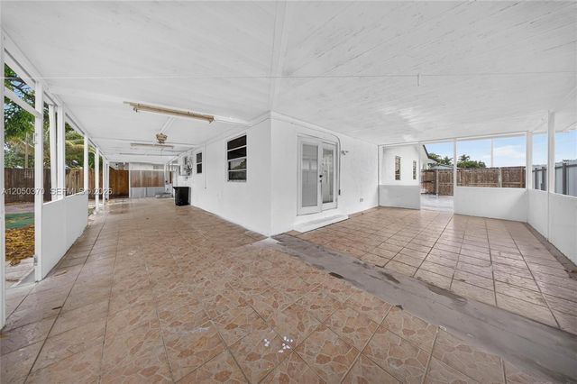 6161 E 4th Avenue, Hialeah, FL 33013
