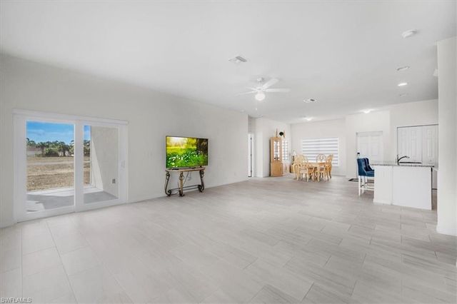 6040 Kumquat CIR, Labelle, FL 33935