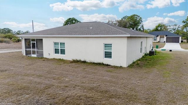 6040 Kumquat CIR, Labelle, FL 33935