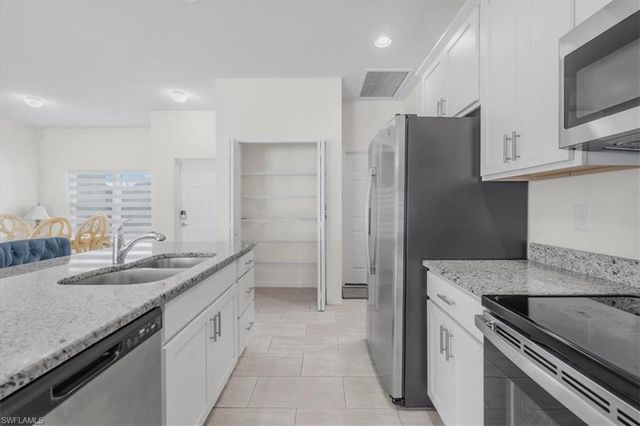 6040 Kumquat CIR, Labelle, FL 33935