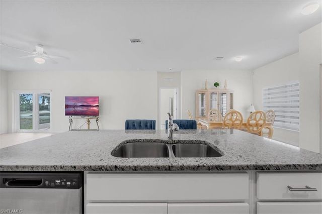 6040 Kumquat CIR, Labelle, FL 33935