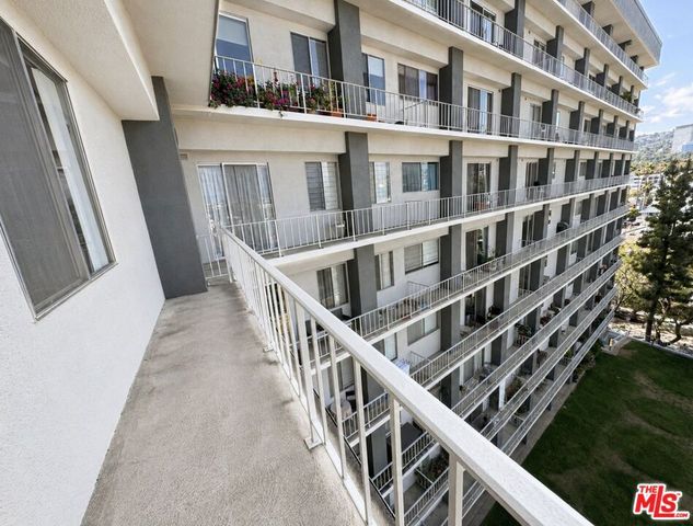 100 S Doheny Drive 815, Los Angeles, CA 90048