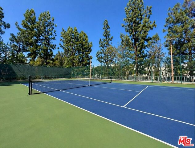 100 S Doheny Drive 815, Los Angeles, CA 90048