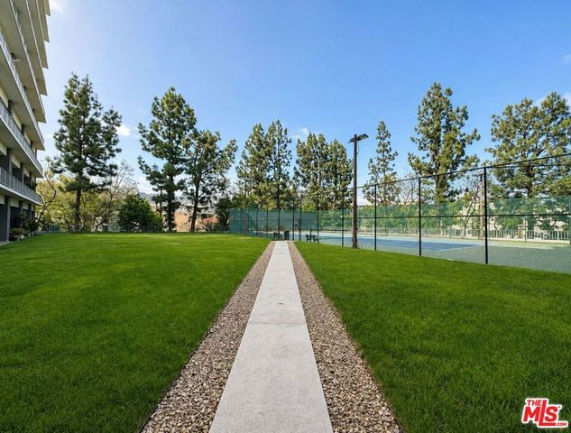 100 S Doheny Drive 815, Los Angeles, CA 90048