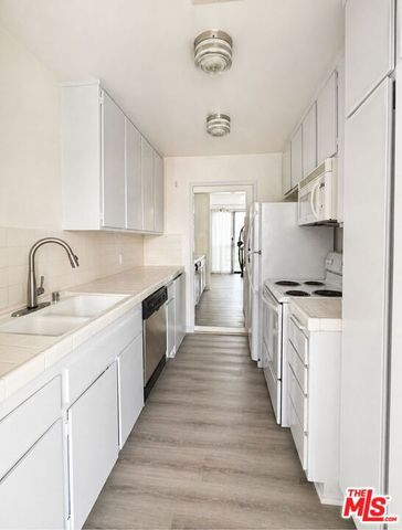 100 S Doheny Drive 815, Los Angeles, CA 90048