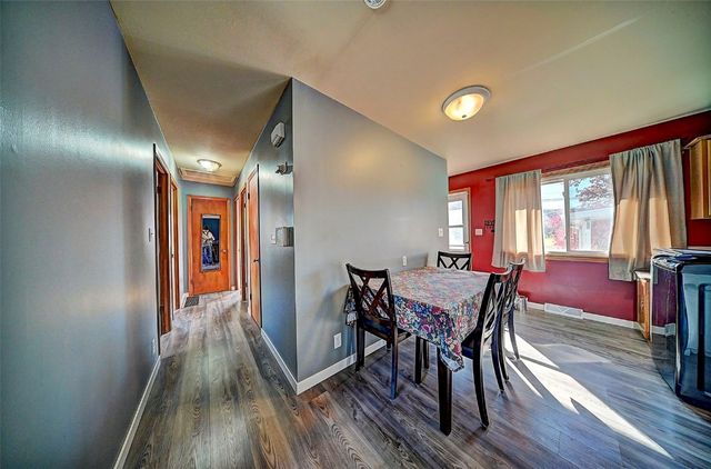 5127 Holly Avenue NW, Cedar Rapids, IA 52405