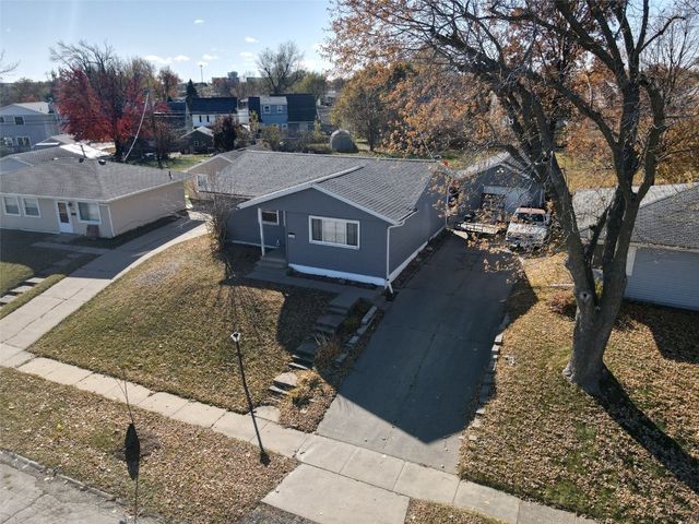 5127 Holly Avenue NW, Cedar Rapids, IA 52405