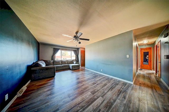 5127 Holly Avenue NW, Cedar Rapids, IA 52405