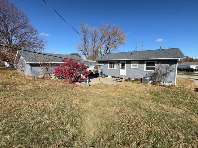 5127 Holly Avenue NW, Cedar Rapids, IA 52405