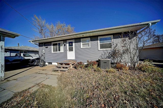 5127 Holly Avenue NW, Cedar Rapids, IA 52405