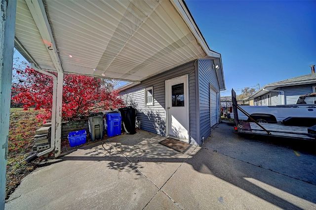 5127 Holly Avenue NW, Cedar Rapids, IA 52405