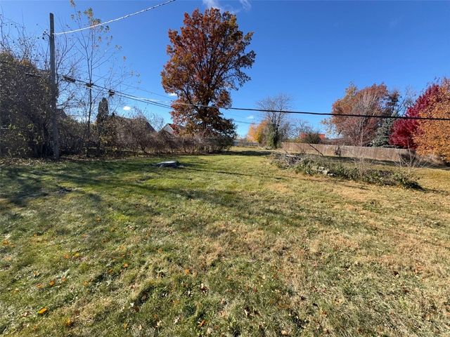 5127 Holly Avenue NW, Cedar Rapids, IA 52405