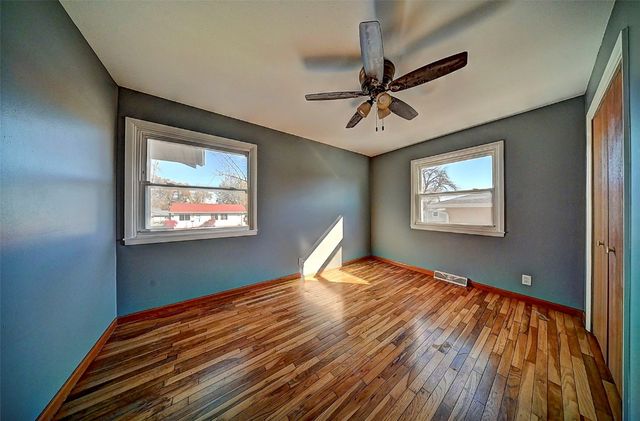 5127 Holly Avenue NW, Cedar Rapids, IA 52405