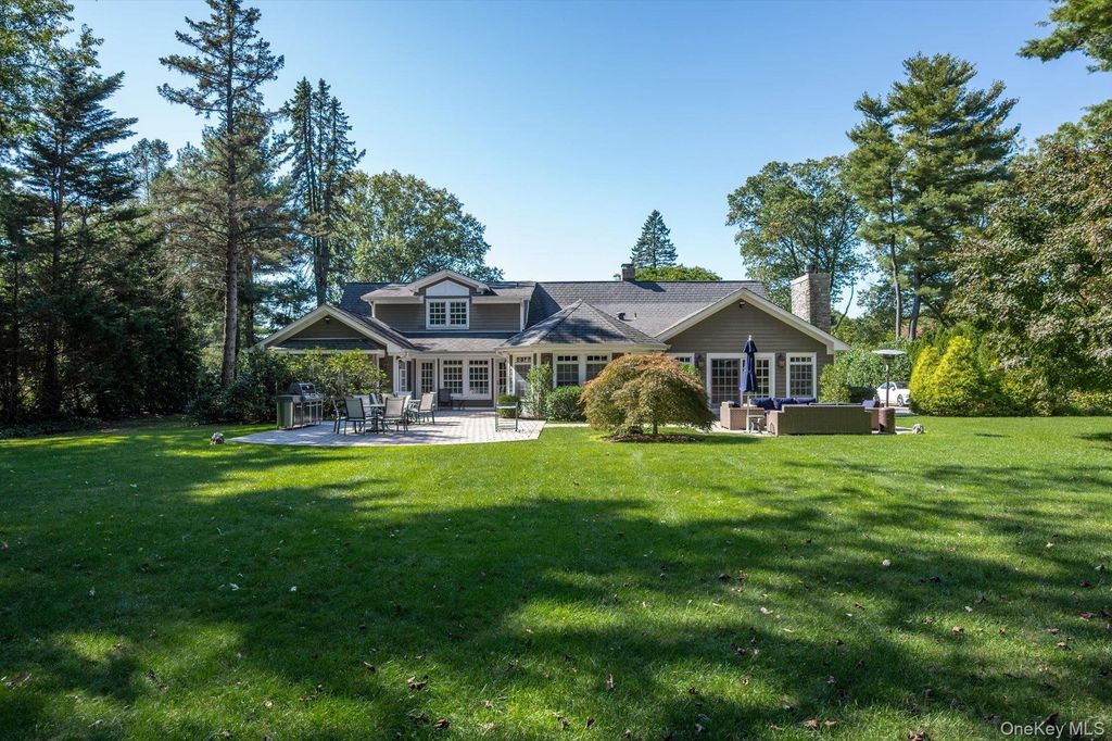 15 Haddington Drive, Old Westbury, NY 11568 — photo 2
