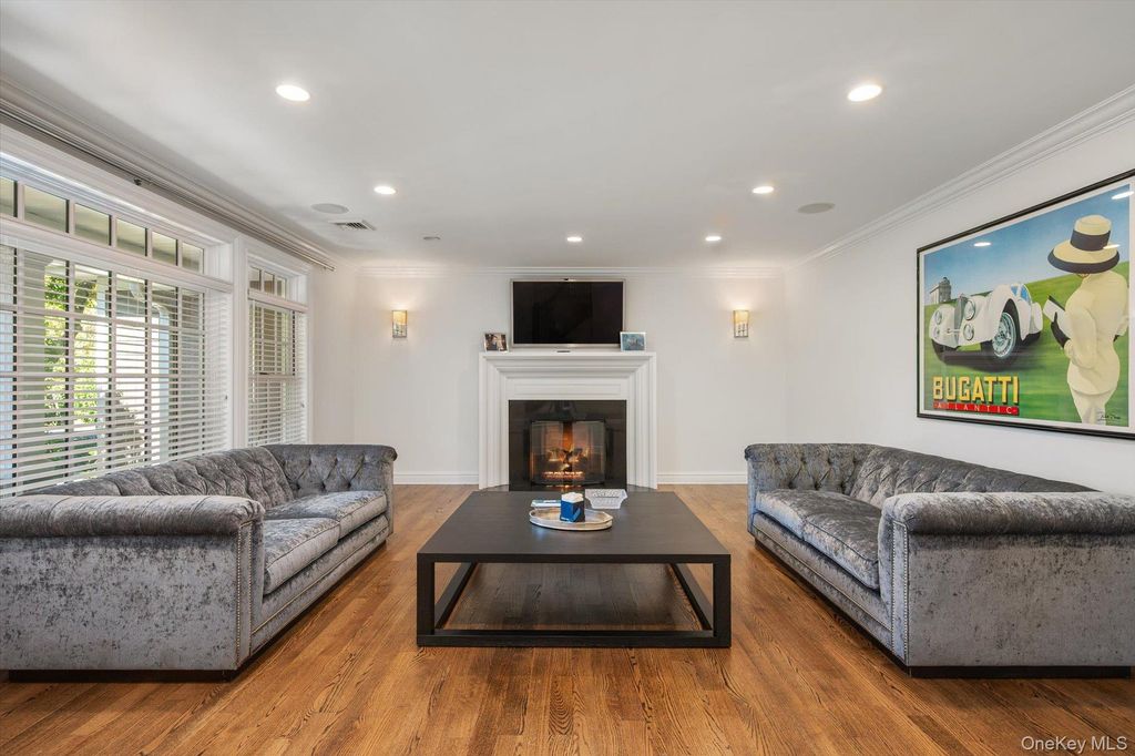 15 Haddington Drive, Old Westbury, NY 11568 — photo 4