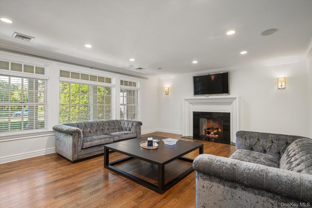 15 Haddington Drive, Old Westbury, NY 11568 — photo 5